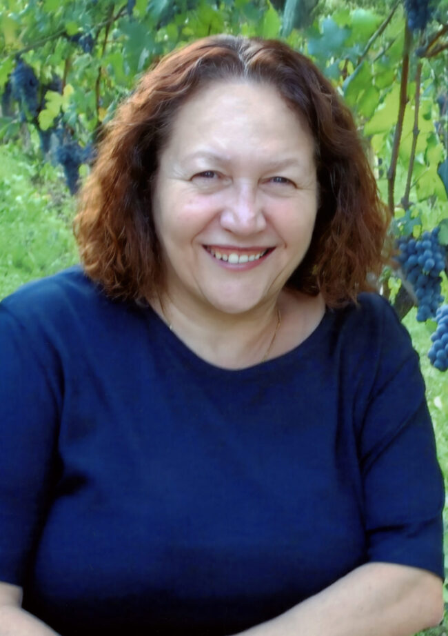 1e709f07-c495-4378-838c-cb64aec3b005_Poli-Gianna-sk-1956-2025